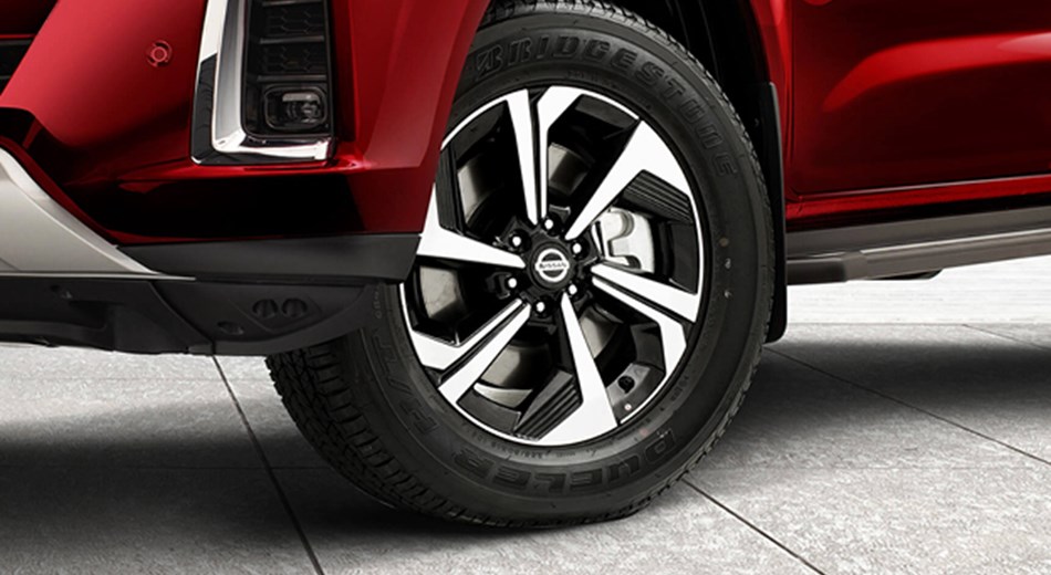 Nissan Terra 18” two-tone alloy wheels